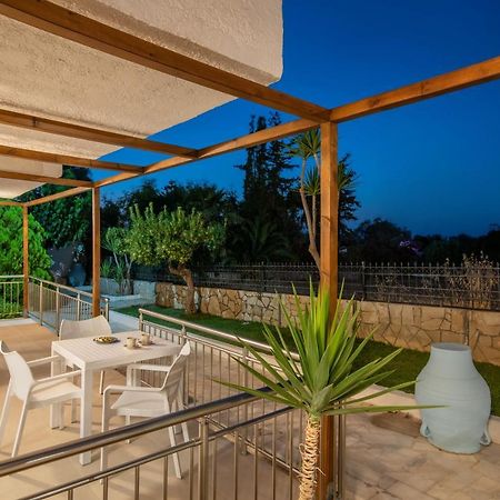 Ariadni Suites Karteros Bagian luar foto